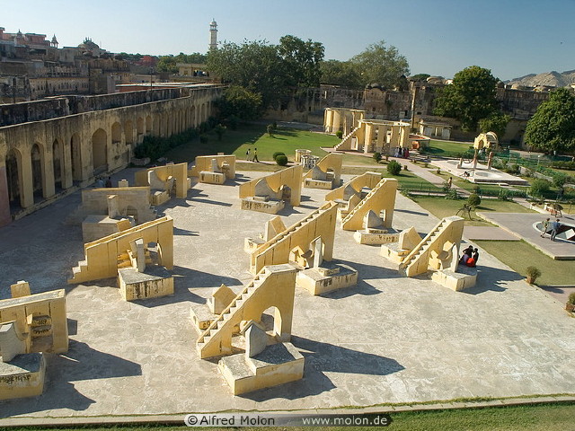 img0037.jpg