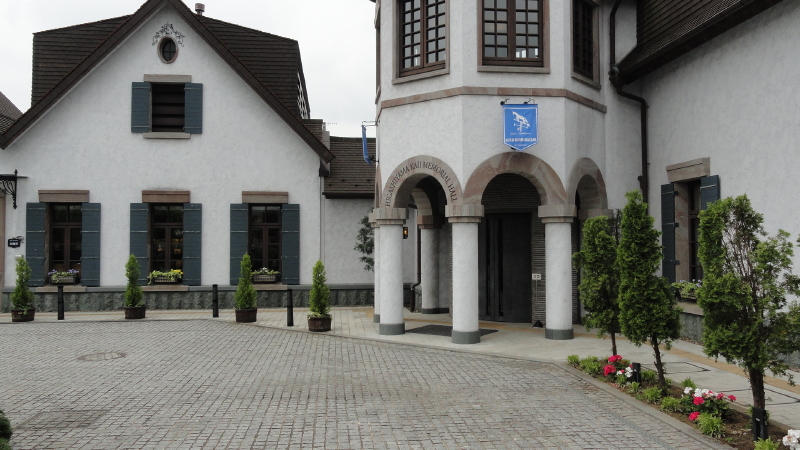 img0004.jpg